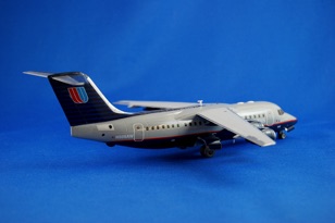 United RJ85 (Bae 146)  (3).JPG